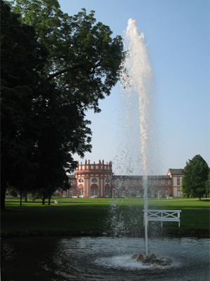 Die Große Fontäne im Biebricher Schlosspark (August 2007)