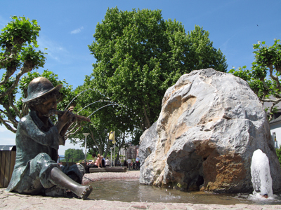 Das Wasserspiel am Rhein auf der Rheinterrasse (Mai 2007)