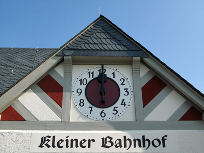 Detail des ehemaligen Bahnhofs Landesdenkmal (September 2009)