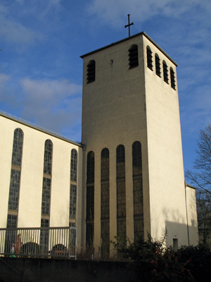 Der Turm der Kirche Sankt Kilian (Dezember 2012)